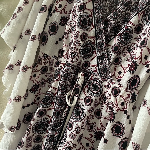 NWOT Boohoo Ivory & Maroon Ornate Aztec Tassel Flutter Sleeve Mini Dress - Picture 8 of 12